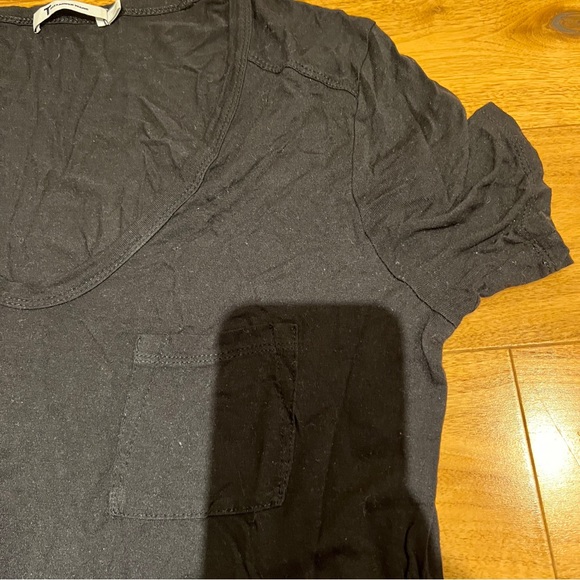 T By Classic Pocket Tee
Grey V-neck T-shirt by Alexander Wang - Picture 4 of 8